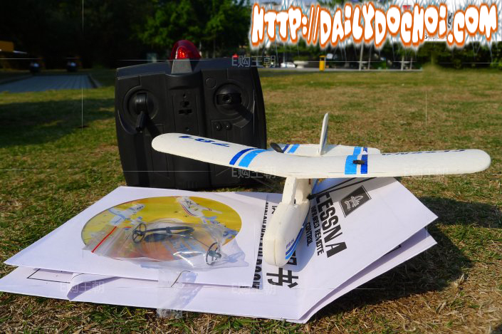 CB14 bao gồm đĩa CD phía dẫn